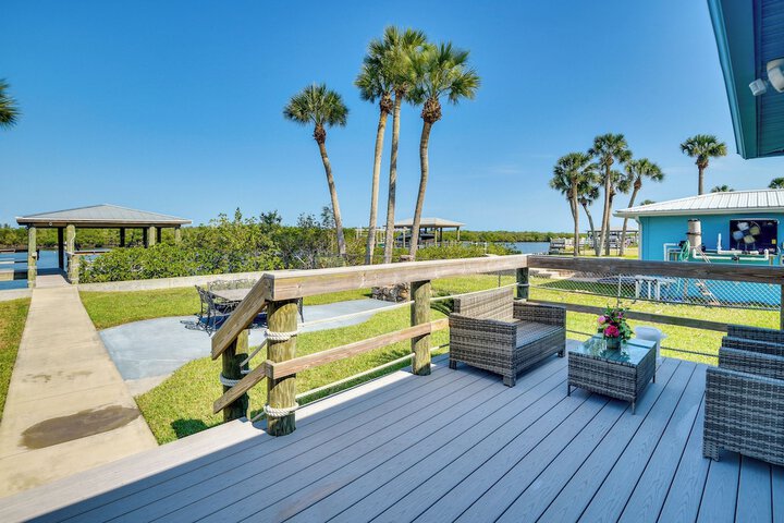 Riverfront Port Orange Home w / Dock & Slip!