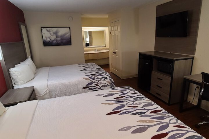 Red Roof Inn & Suites Cornelius – Lake Norman