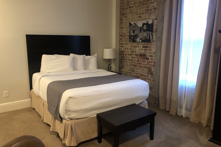 Talbott Inn