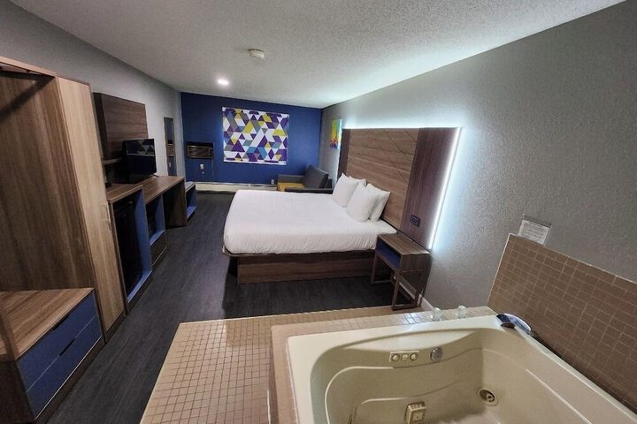 Room 12 of 21