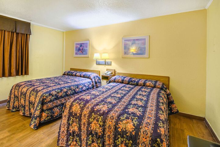 Room 16 of 35