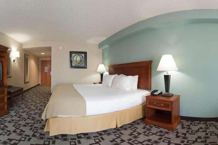 Room 16 of 46