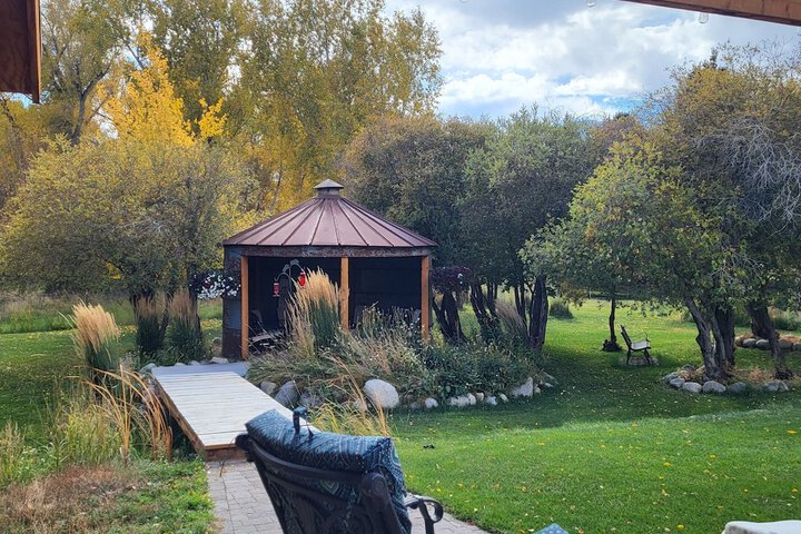 Buffalo Peaks B & B