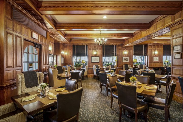 Dining 47 of 76