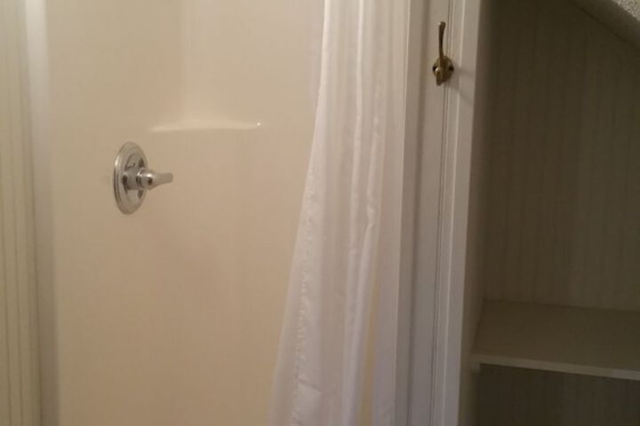 Room 32 of 66