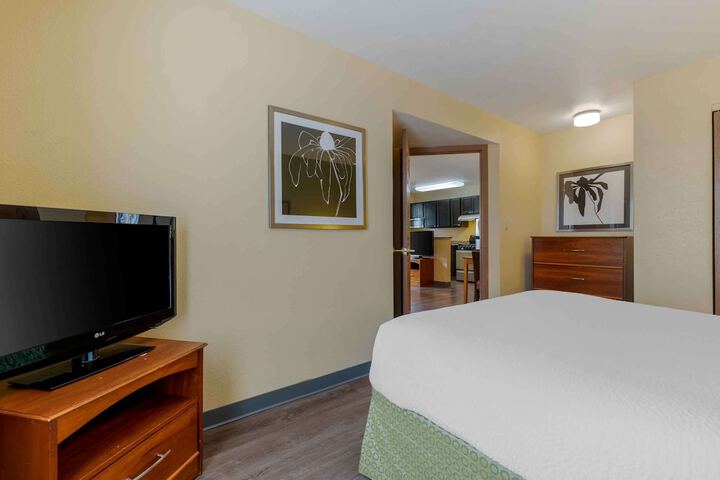 Room 12 of 34
