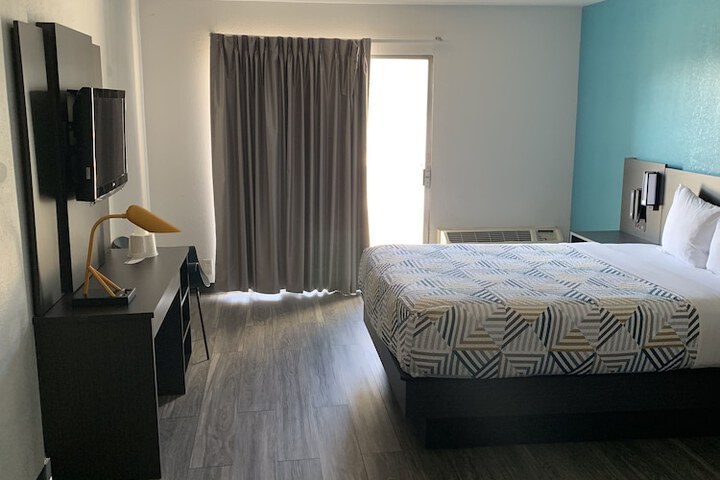 Room 29 of 34