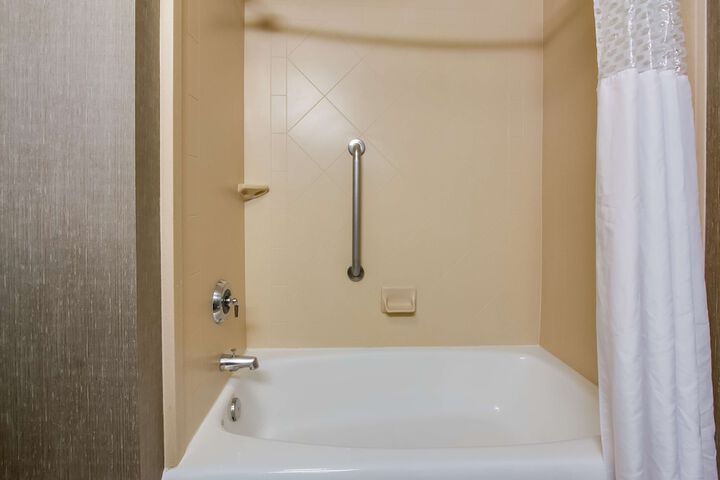 Room 35 of 75