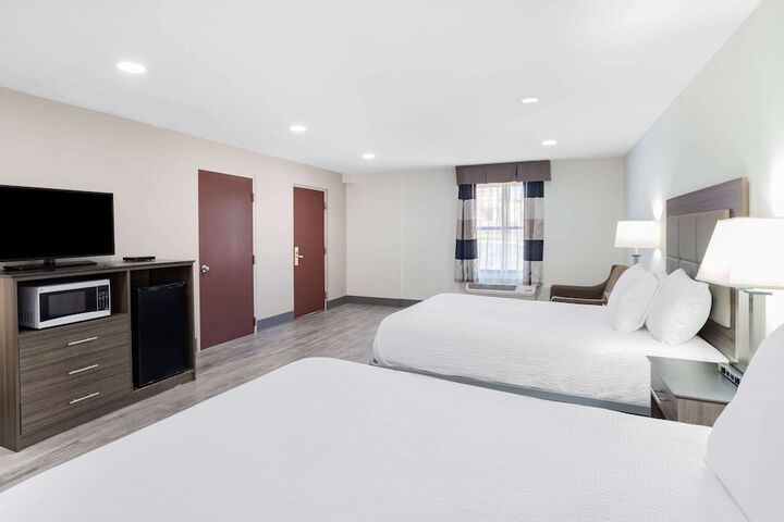 Room 3 of 16