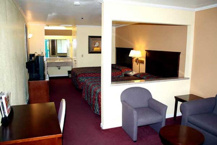 Room 29 of 34