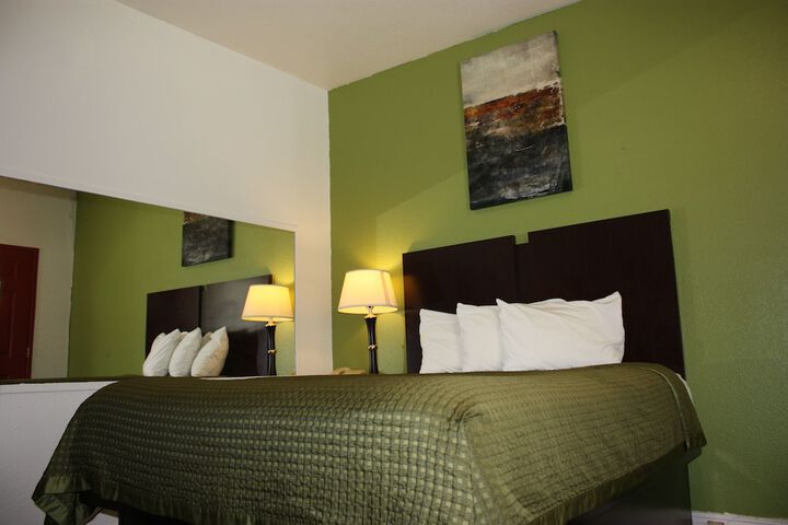 Room 8 of 17