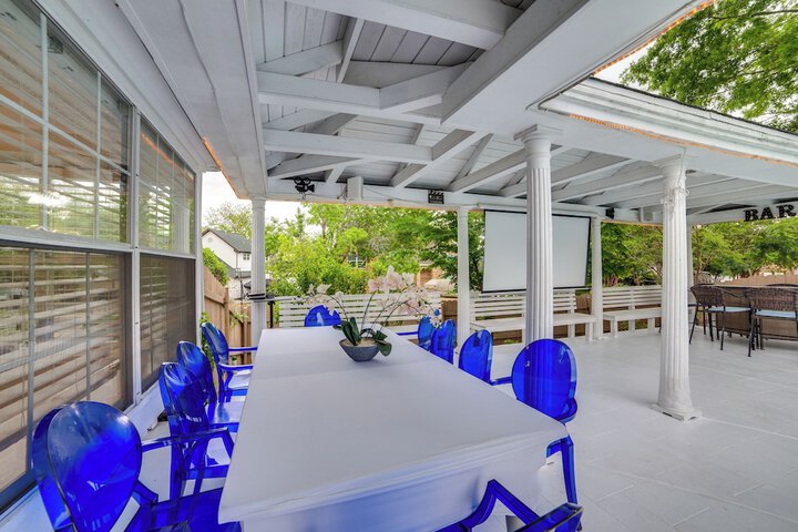 Walk to Lake! Rowlett Escape w / Fire Pit & Views