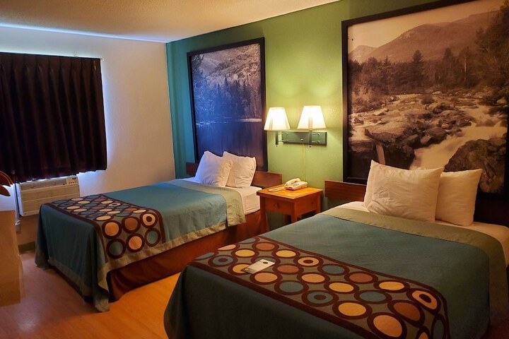 Super 8 by Wyndham Ticonderoga