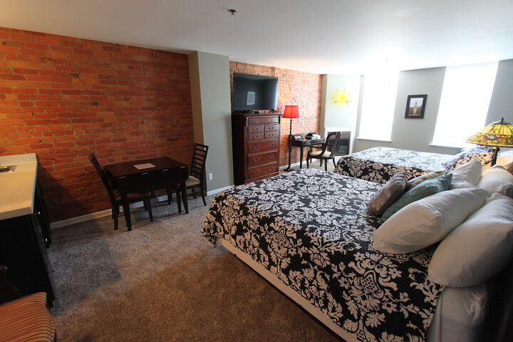 Room 15 of 36