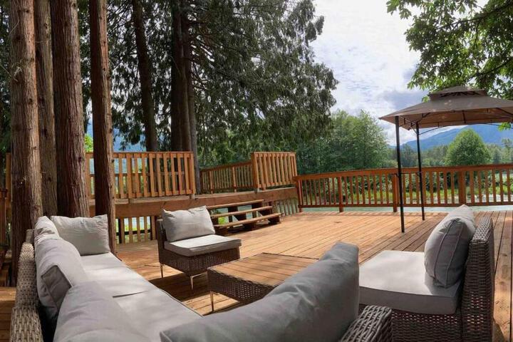 Riverfront Getaway on the Wild and Scenic