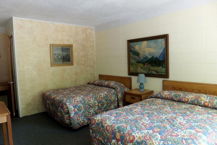 Room 21 of 32