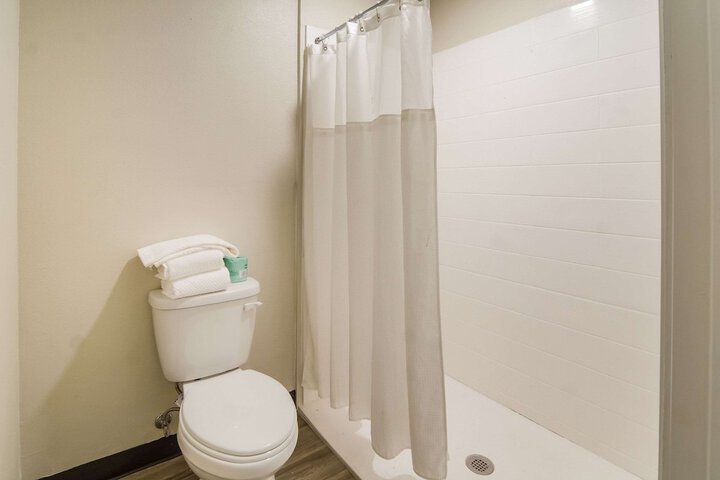 Room 12 of 21