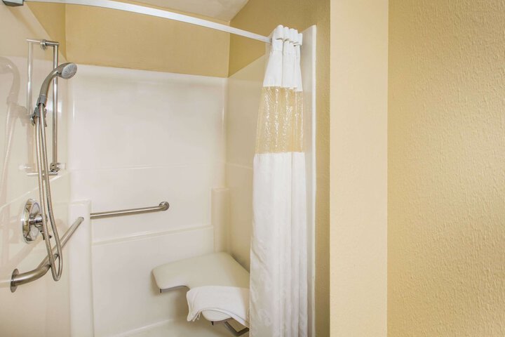 Room 14 of 19
