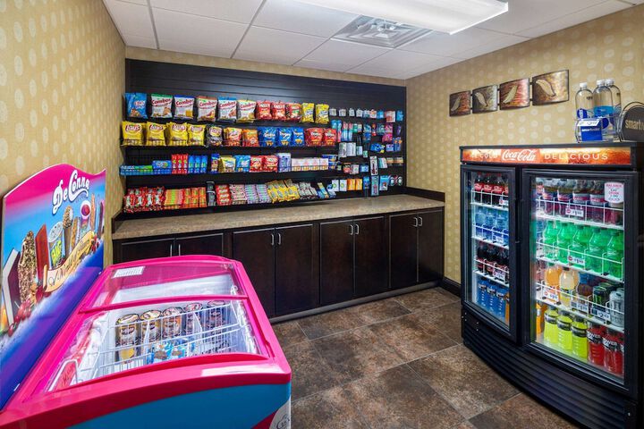 La Quinta Inn & Suites by Wyndham Warner Robins - Robins AFB