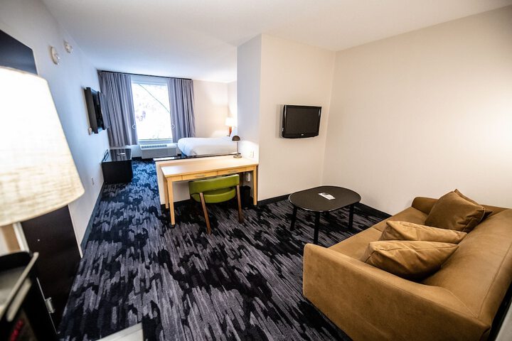 Room 32 of 43