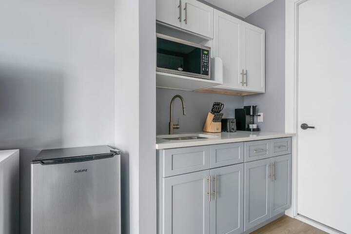Global Luxury Suites at the Arches