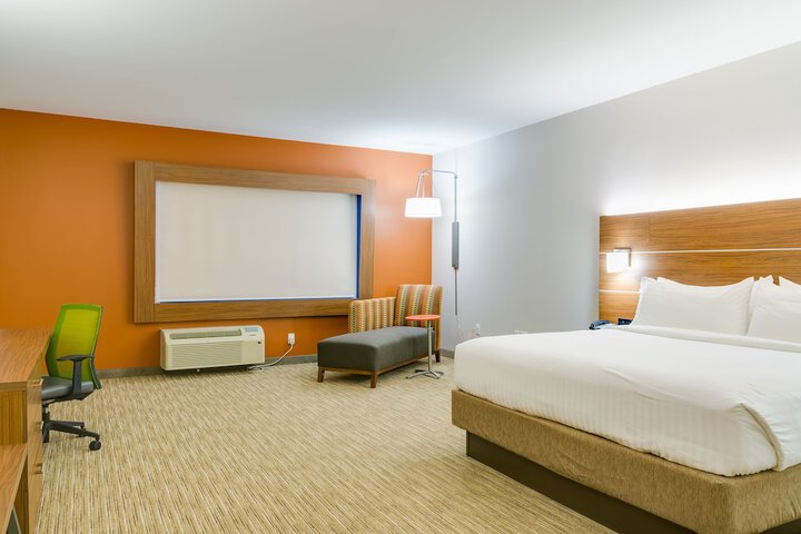 Room 18 of 43