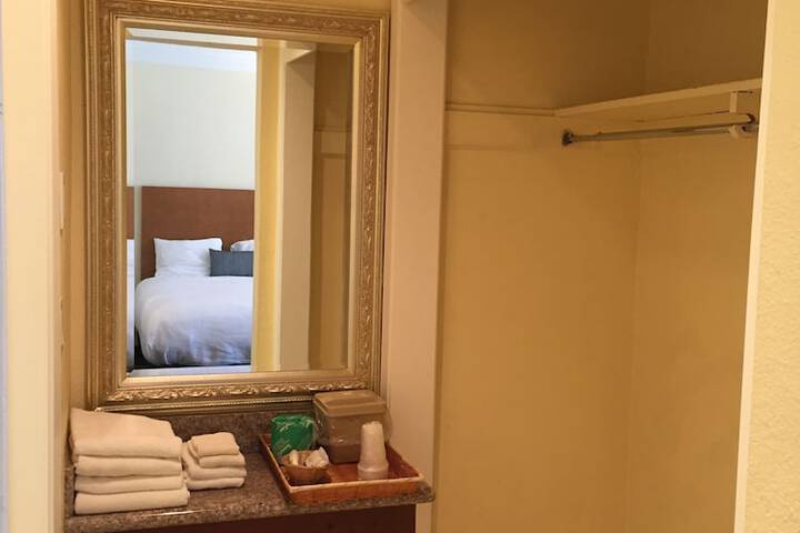 Room 12 of 17
