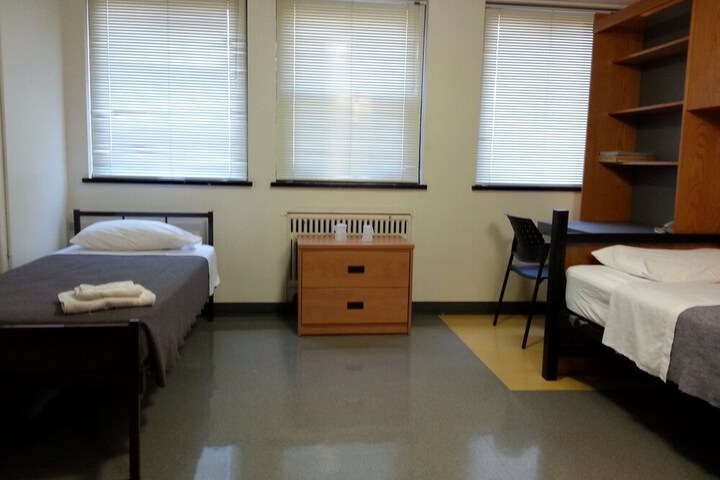 Room 17 of 34