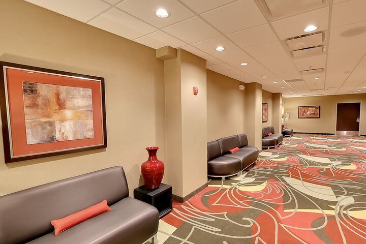 Holiday Inn Express & Suites Plymouth - Ann Arbor Area by IHG
