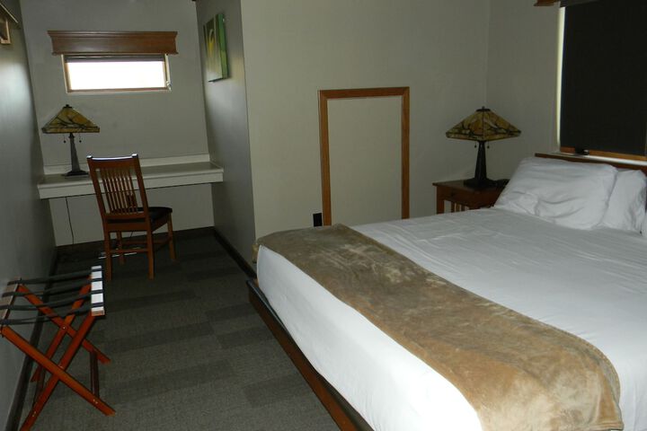 Room 85 of 124