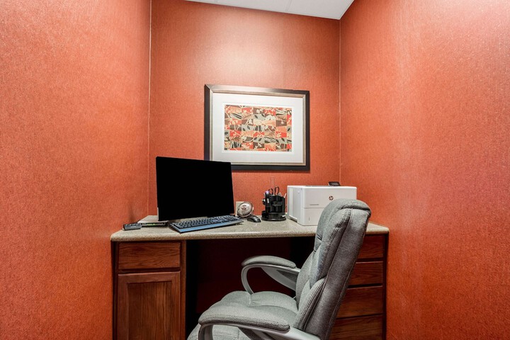 Business Center 52 of 52