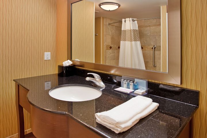 Hampton Inn & Suites Watertown