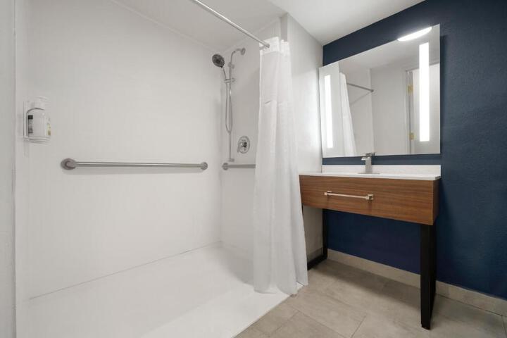 Wingate by Wyndham Dublin Near Claytor Lake State Park