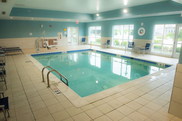 Holiday Inn Express & Suites Louisville N - Jeffersonville by IHG