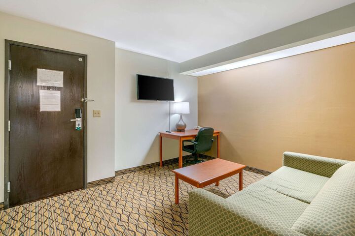 Room 8 of 30
