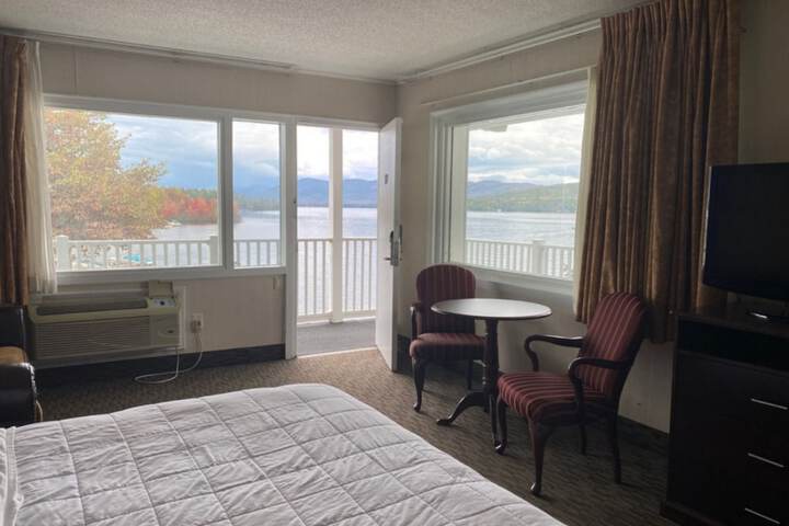 The Georgian Lakeside Resort