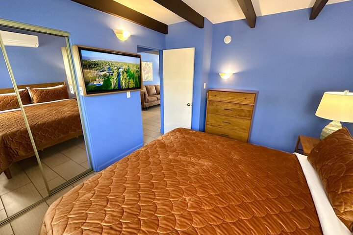 Room 73 of 85