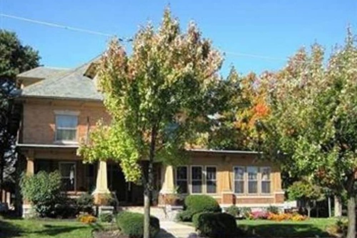 Walton Manor Inn Bed & Breakfast