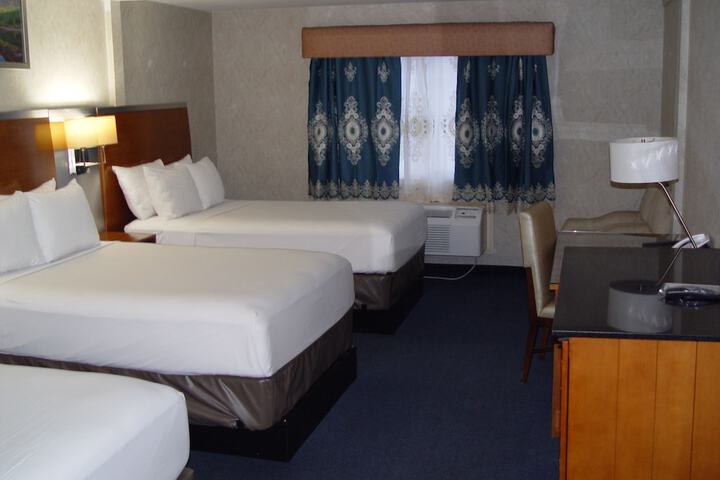 Room 62 of 76
