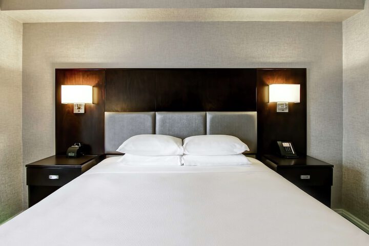 DoubleTree by Hilton Hotel Toronto Downtown