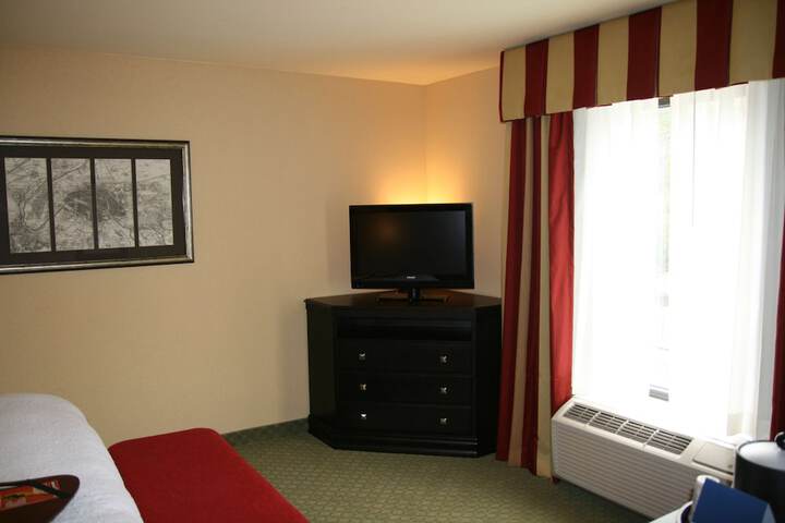 Room 33 of 72