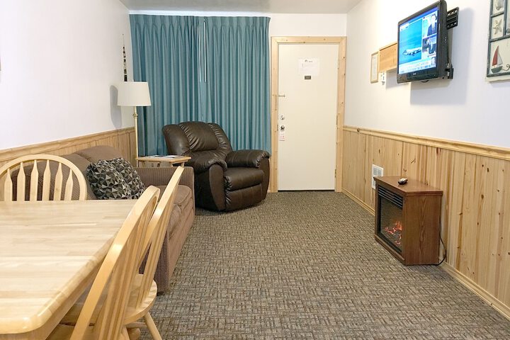 Room 42 of 183