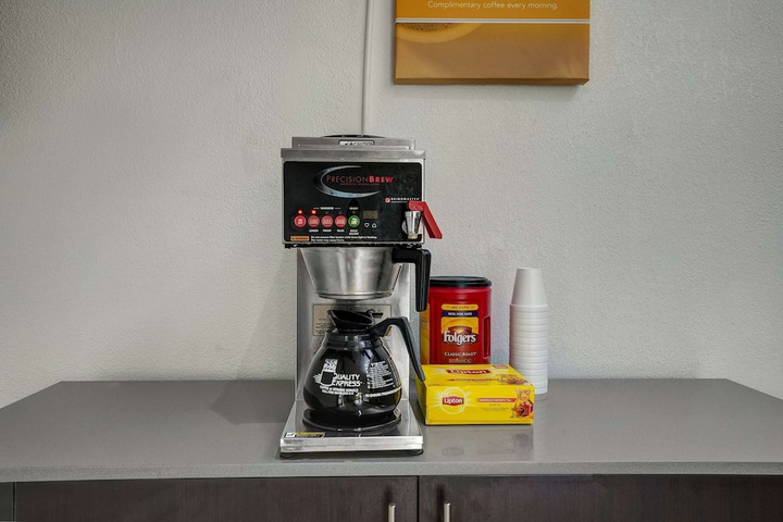 Breakfast/Coffee Service 27 of 30