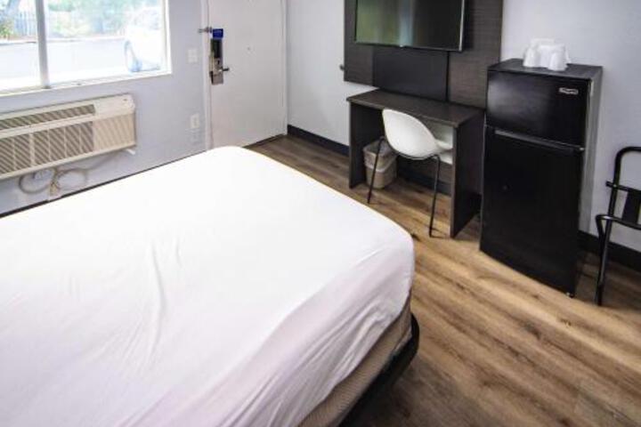 Room 26 of 32