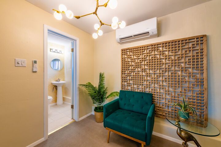 Room 32 of 46