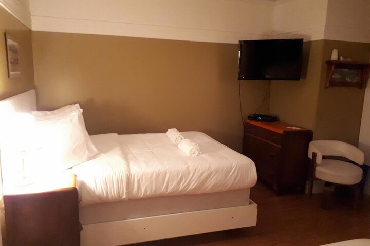 Room 13 of 47
