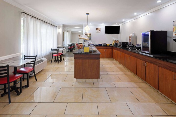 Days Inn by Wyndham Florence Near Civic Center