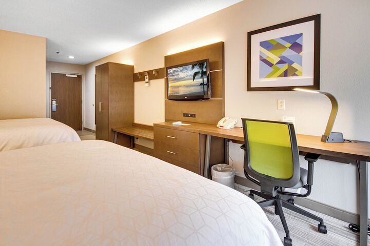 Room 16 of 34