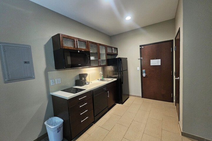 Heritage Place Hotel & Suites