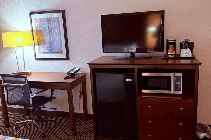 Mountain Valley Inn & Suites